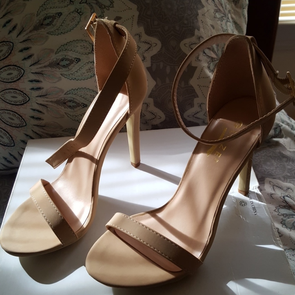 open toe stilleto sandal